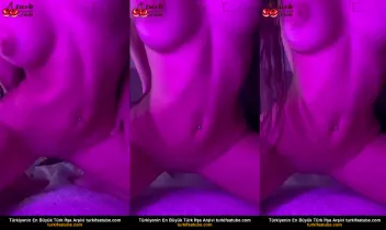 Kardelexuwu ifşa soyunup amına hunharca dildo sapladı